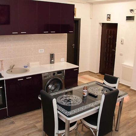 Apartament Capitala Militari Roşu 外观 照片