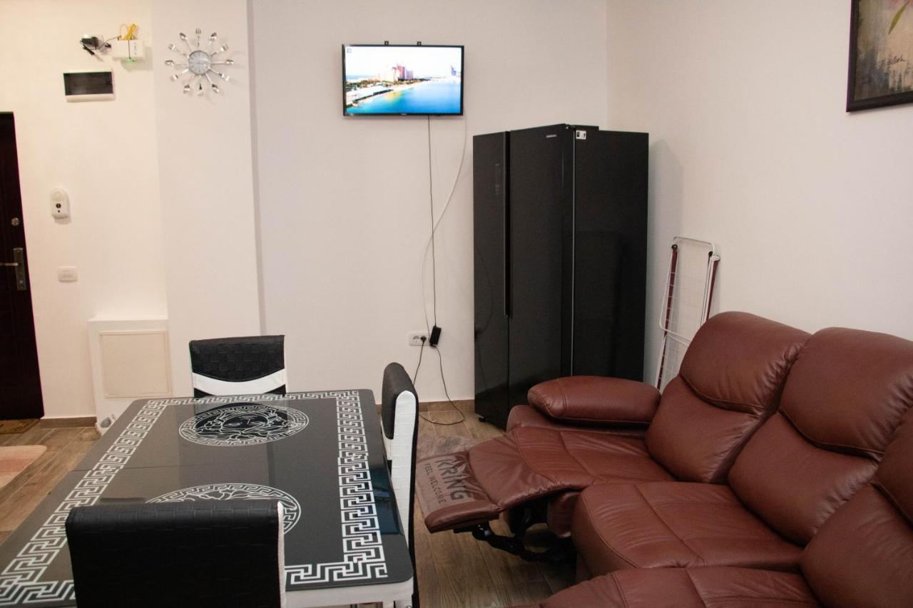 Apartament Capitala Militari Roşu 外观 照片