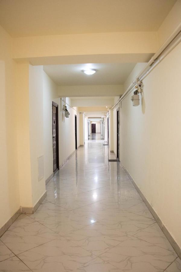Apartament Capitala Militari Roşu 外观 照片